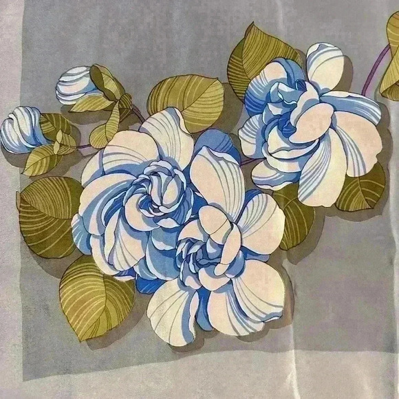 GUCCI Silk Floral Panshie Square Scarf Multicolor | 90 cm - Picture 4 of 10